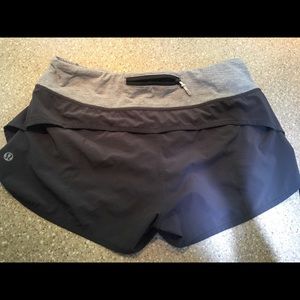 Lululemon grey & striped shorts sz 6